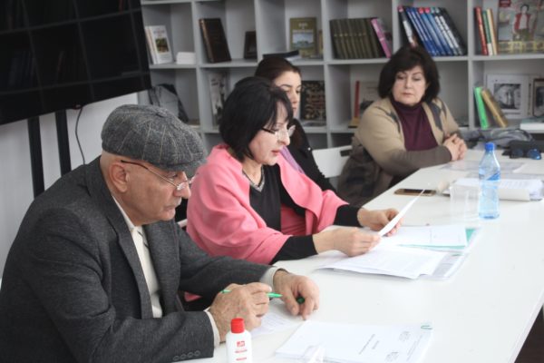 В Дербентского музее-заповедники прошли занятия для внештатных гидов-экскурсоводов.
